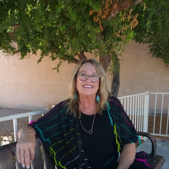 Profile Picture of Murray Zionts (@ziontsmurray9) on Poshmark