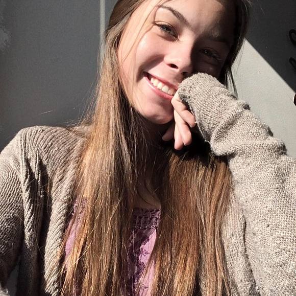 Profile Picture of Isabella Duckert (@isabelladuckert) on Poshmark