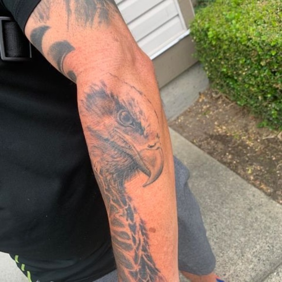 Stewart Mackenzie - Poshmark Profile Picture of Stewart Mackenzie (@hugsnotdrugs21) on Poshmark