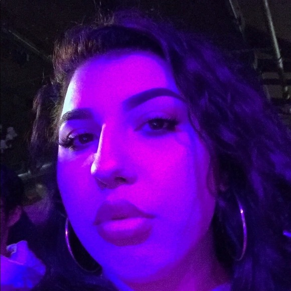 Profile Picture of Maria Gallippi (@rosesallover) on Poshmark