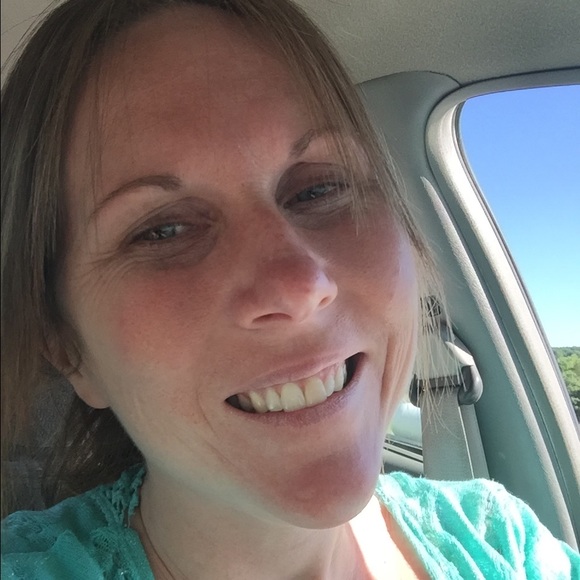 Profile Picture of Tabitha Hurst (@tabithahurst) on Poshmark