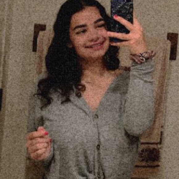 Sandra Sousa - Poshmark Profile Picture of Sandra Sousa (@sandrasousa0314) on Poshmark