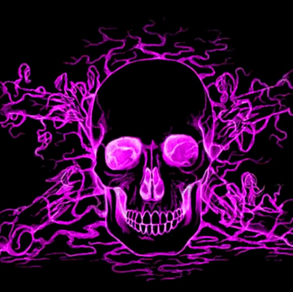 Profile Picture of Aisha Watts (@yrrebwartsneeuq) on Poshmark