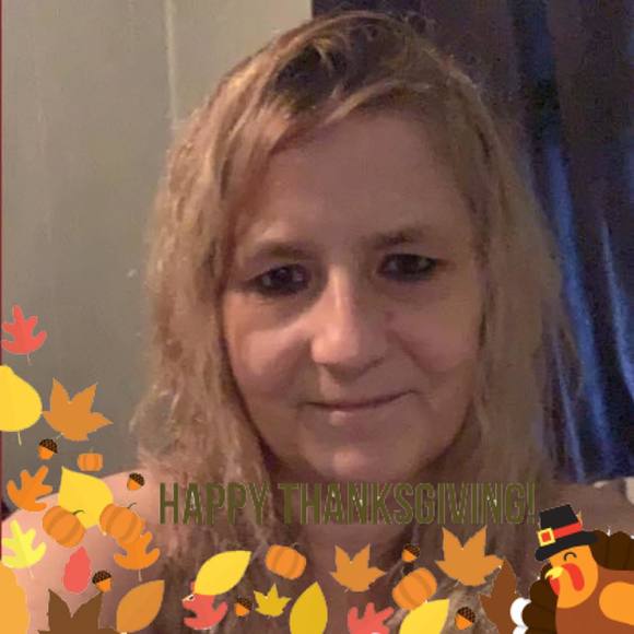 Profile Picture of Rebecca Travis (@rebeccatravis) on Poshmark