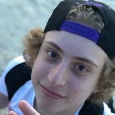 Profile Picture of David Bronstein (@DavidBronstei13) on Twitter