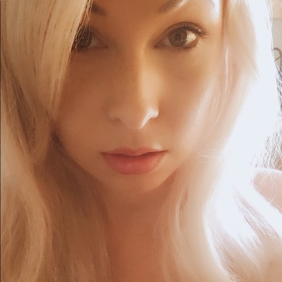 *bundles* bundles* Bundles - Poshmark Profile Picture of *bundles* bundles* Bundles (@benliddysmama) on Poshmark