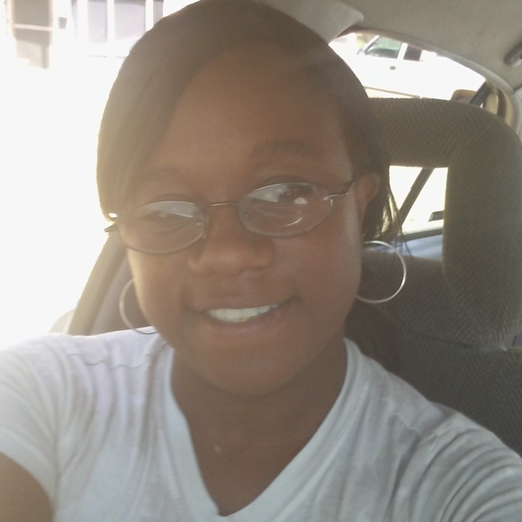 Profile Picture of Kim Jackson (@kimmy31318) on Poshmark