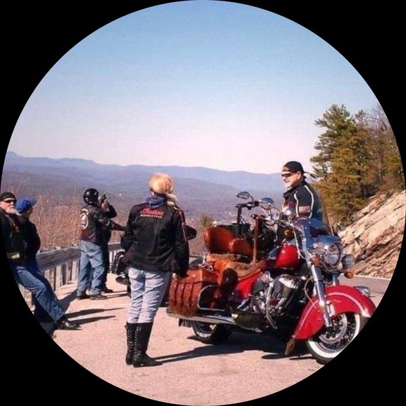 Profile Picture of Christine Macri (@magyarcris) on Poshmark