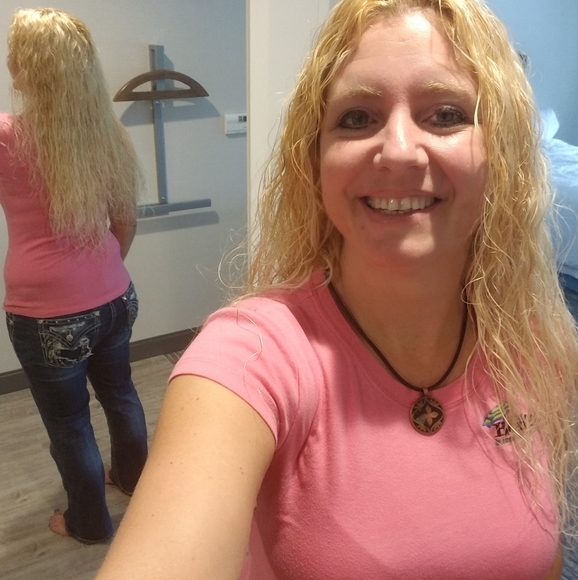 Profile Picture of Brenda Peterson (@blondy1970s) on Poshmark