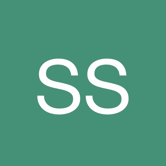 Profile Picture of Sarah Stringfield (@sarahstrings) on Poshmark