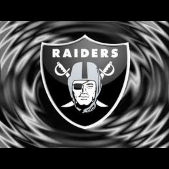 Profile Picture of Andre Alvarado (@ghggggghh) on Poshmark