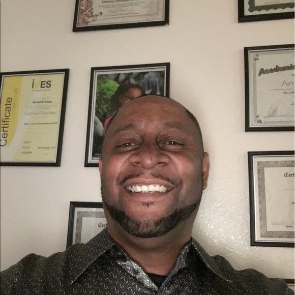 Profile Picture of Kenneth Lowe (@klowe0007) on Poshmark