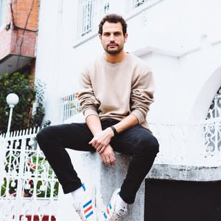 Profile Picture of Roberto Urbina (@robeurbina) on Instagram