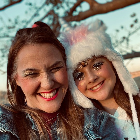 Profile Picture of Joy Zanger (@joyleann777) on Poshmark