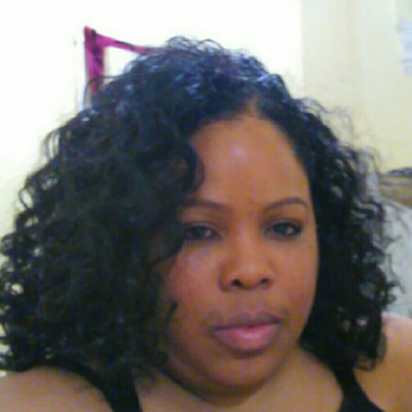 Lynette Mccottry - Poshmark Profile Picture of Lynette Mccottry (@nettnett1984) on Poshmark