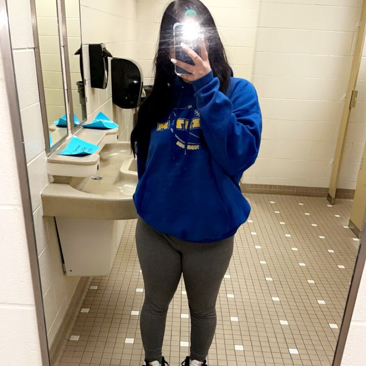 Profile Picture of livv 🫶🏽 (@oliviadevoll) on Tiktok