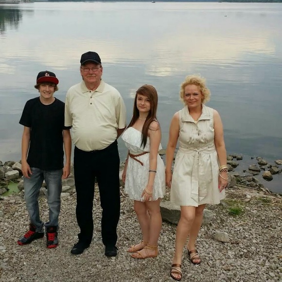 Profile Picture of Paula Douglas (@pauladouglas73) on Poshmark