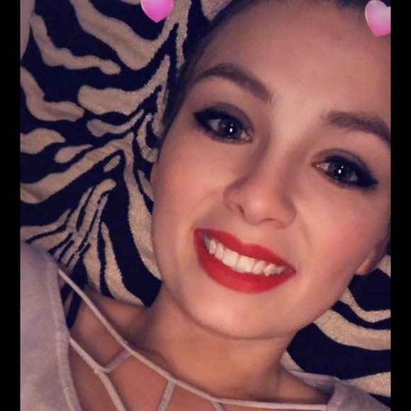 Profile Picture of Chasity Vincent (@chasvincent) on Poshmark