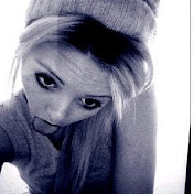 Profile Picture of Toni Nicole (@TheGraveyBones) on Youtube