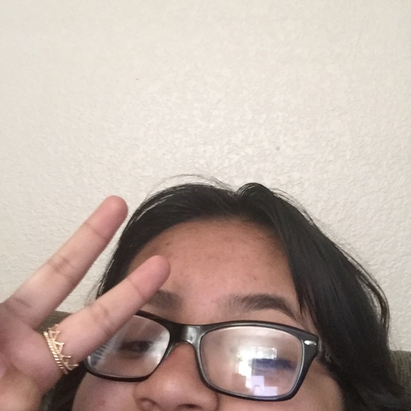 Profile Picture of Yolanda Salgado (@yolandaars) on Poshmark