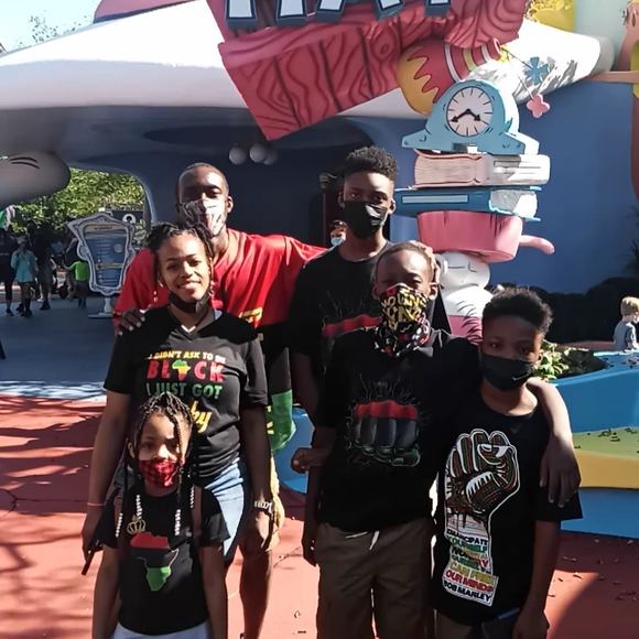 Profile Picture of Demetrius Walker (@demetriuswal973) on Poshmark