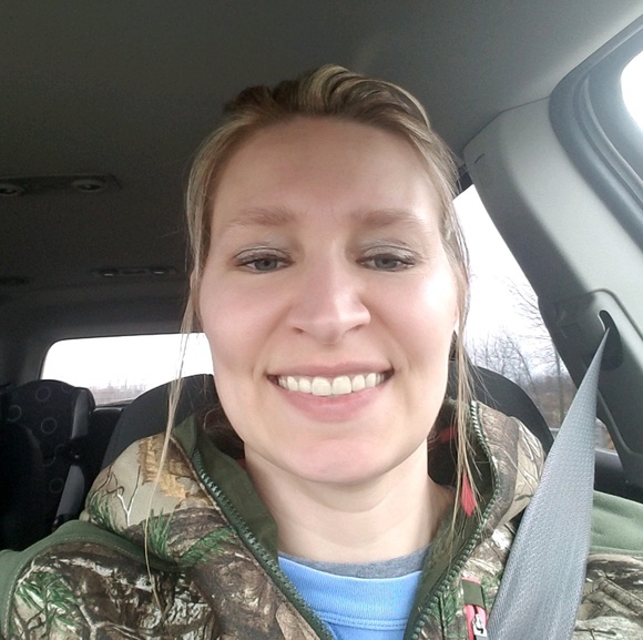 Profile Picture of Michele Pietrowski (@m_pietrowski) on Poshmark
