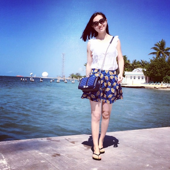 Profile Picture of Rebecca Qian (@reeeqian) on Poshmark