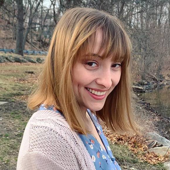 Profile Picture of Samantha Nedoroscik (@snedoroscik) on Poshmark