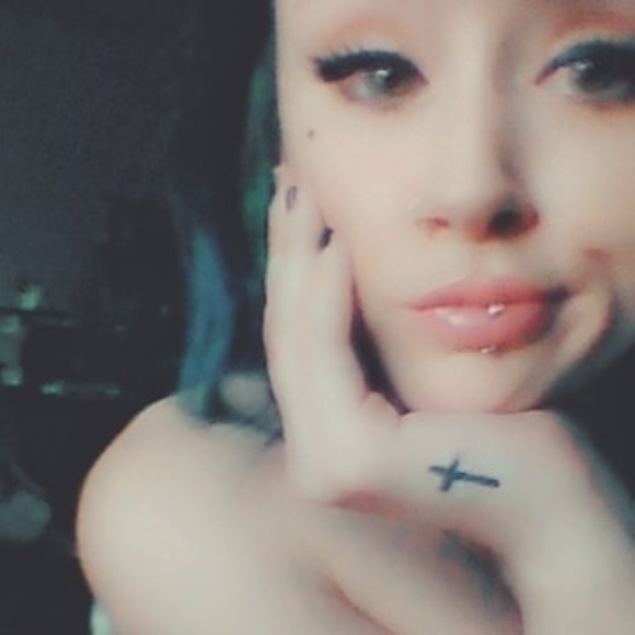 Profile Picture of Lena Fuhst (@lbomb) on Poshmark