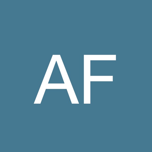 Profile Picture of Amber Fites (@amfites) on Poshmark