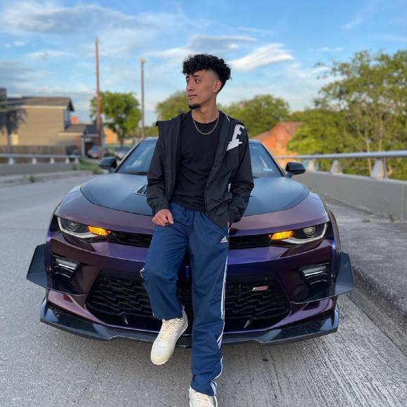 Profile Picture of Juan Guerrero (@juanguerrero982) on Poshmark