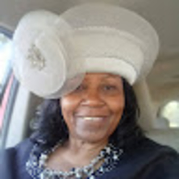 Profile Photo of Bernice Dixon (@mamabernice287) on Poshmark