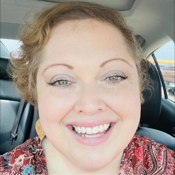 Profile Picture of Megan Stierwalt (@meganstierwalt) on Poshmark