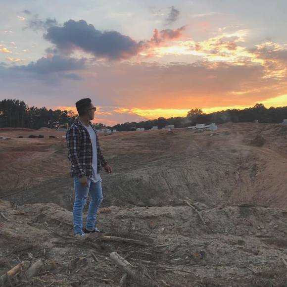 Profile Picture of Jorge Rincon (@jorgerincon189) on Poshmark