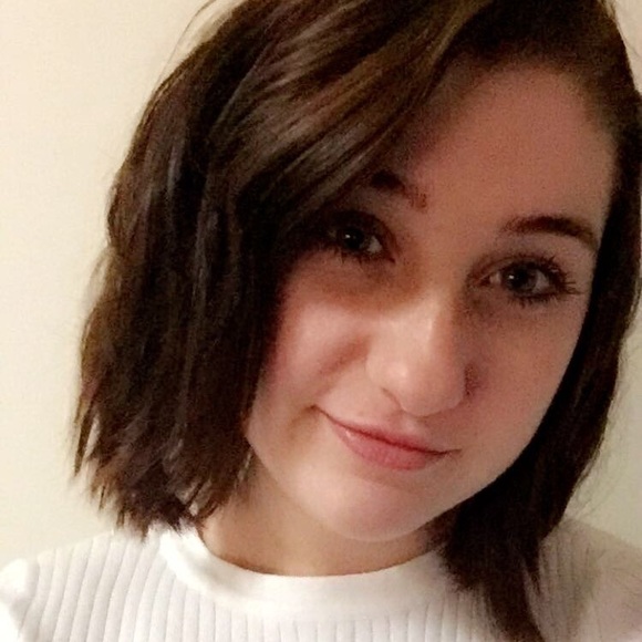 Profile Picture of Julia Trotter (@jmtrott96) on Poshmark