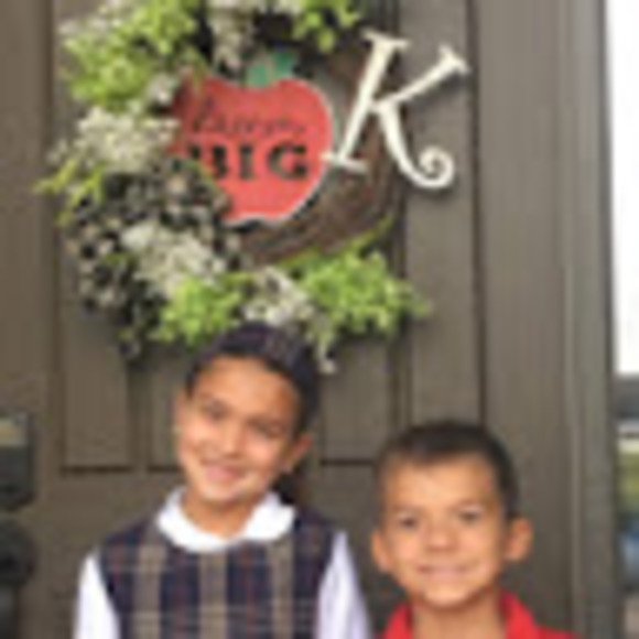 Profile Picture of Christina Knopke (@c_knopke) on Poshmark