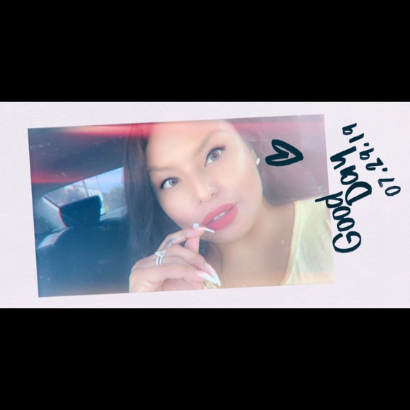 Profile Picture of Vicky Sanchez (@miss_quuenvee) on Poshmark