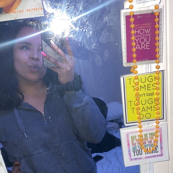 Profile Picture of Tianna Nelson (@ntianna9) on Poshmark