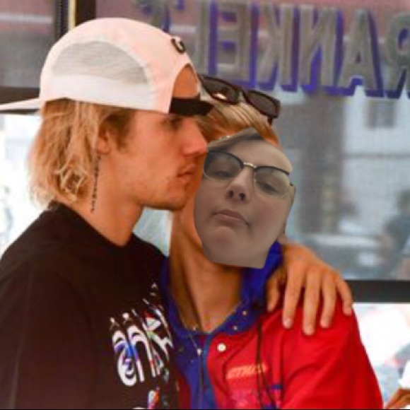 Profile Picture of Stephanie Klansek (@honey_bbq) on Poshmark