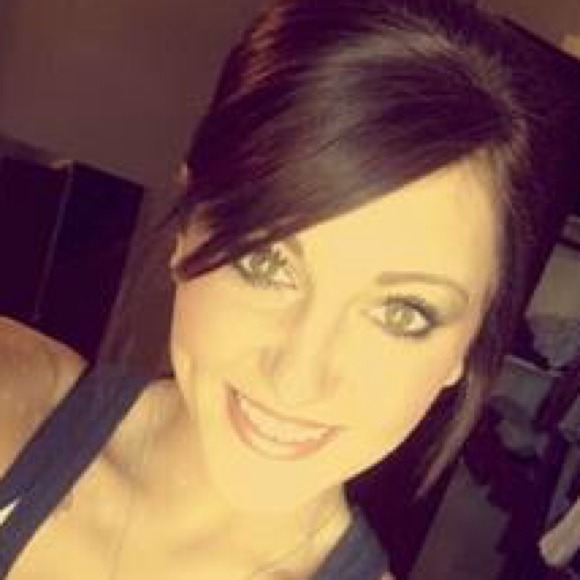 Profile Picture of Jacey Gray (@jaceygray) on Poshmark