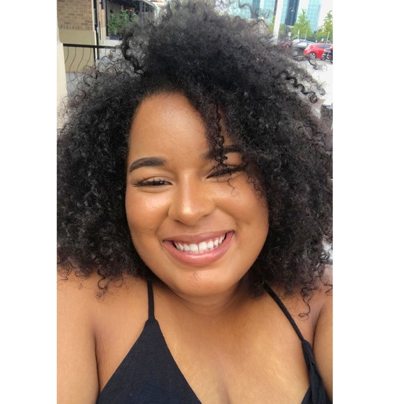 Profile Picture of Tiffany Hardimon (@hardimontiffany) on Poshmark
