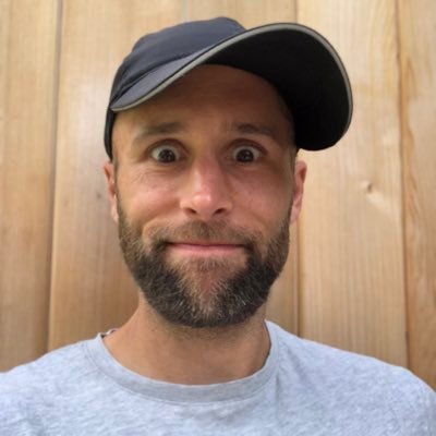 Profile Picture of Rob Lloyd Jones (@RLloydJones) on Twitter