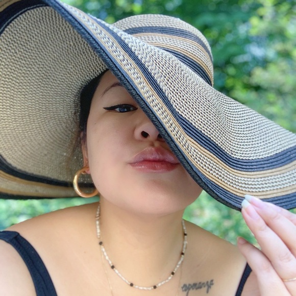 Profile Picture of Danielle Odiamar (@dodiamar) on Poshmark