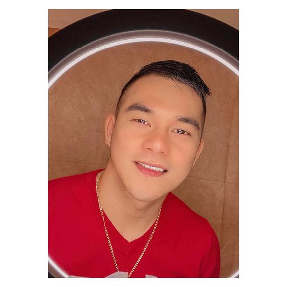 Profile Picture of Randolph Simon (@randolphsimon19) on Poshmark