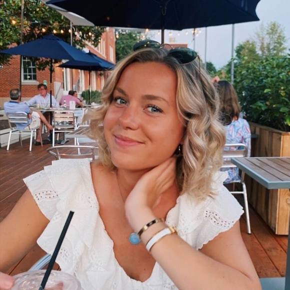 Profile Picture of Allison Minker (@aminker) on Poshmark