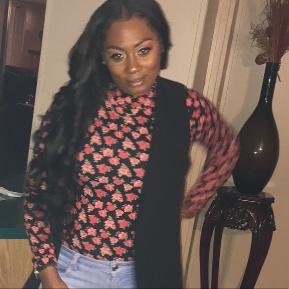 Profile Picture of Michelle Brown (@karnyah0329) on Poshmark