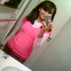 Julie Perry - Myspace Profile Picture of Julie Perry (@kjhsfbcxjvbsdhd) on Myspace