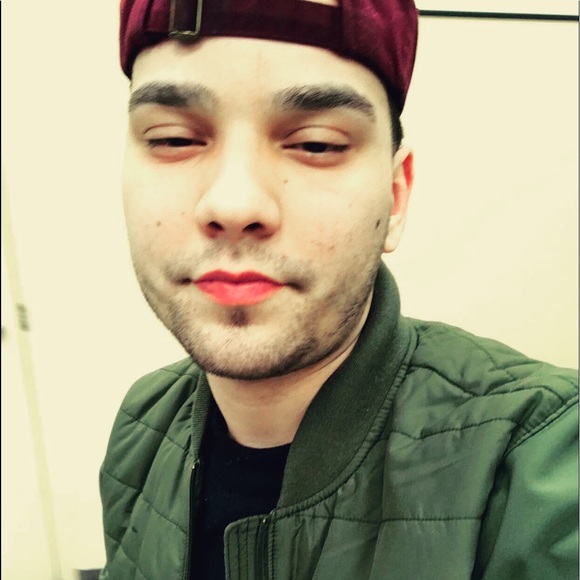 Profile Picture of Norberto Jimenez (@norberto1202) on Poshmark