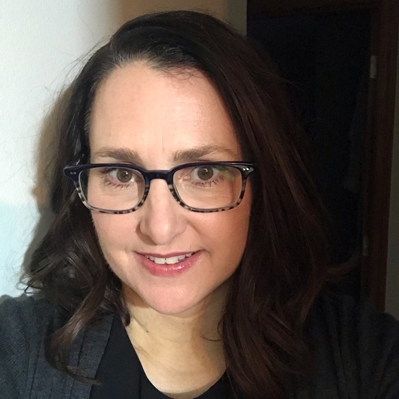 Krisann Broadbent - Poshmark Profile Picture of Krisann Broadbent (@kbinsanny) on Poshmark