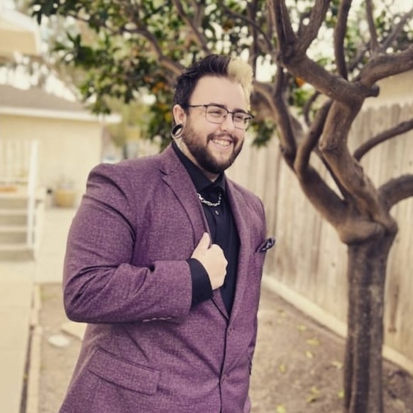 Profile Picture of Shawn Racavich (@shawn_racavich) on Poshmark